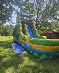 IMG 3783 1774312392 19ft Jungle Waterslide